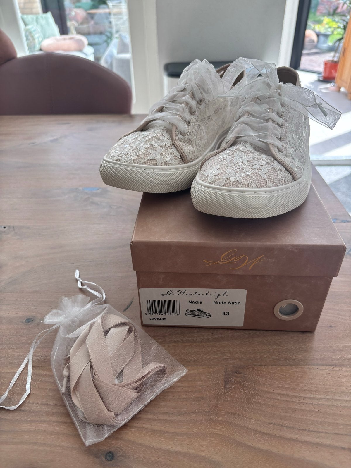 Nieuwe Westerleigh bruiloftsneakers  - Maat 42/ 43, Ophalen of Verzenden, Nieuw, Beige, Sneakers of Gympen