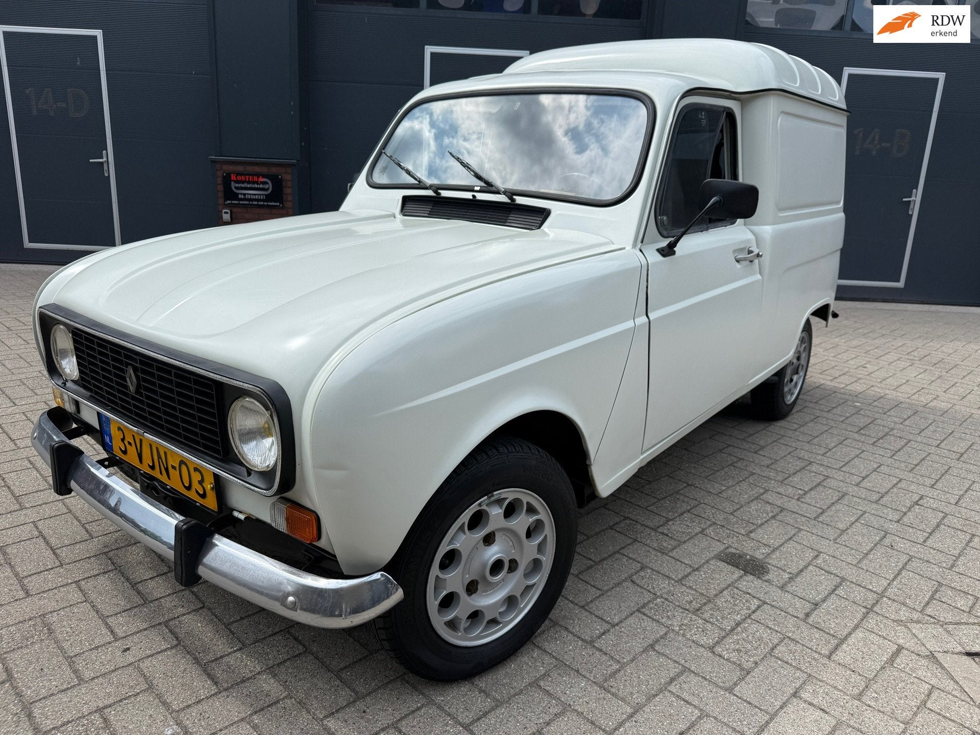 Renault R4