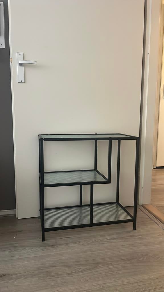 Modern zwart metalen rek met glazen schappen met spiegel, Ophalen, 50 tot 100 cm, Zo goed als nieuw, 25 tot 50 cm