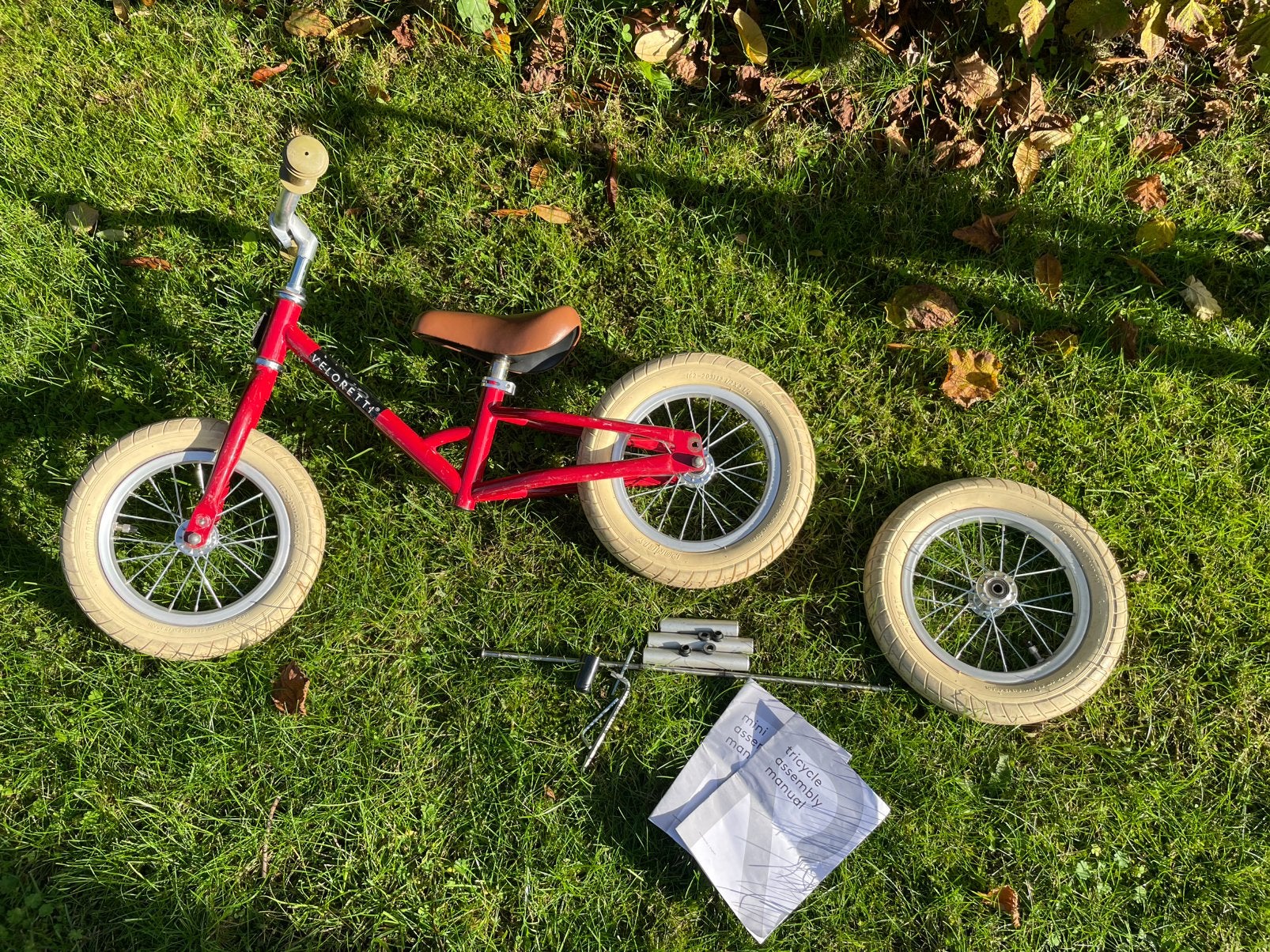 Rode Veloretti Mini loopfiets met driewielerset, Ophalen, Gebruikt, Minder dan 16 inch