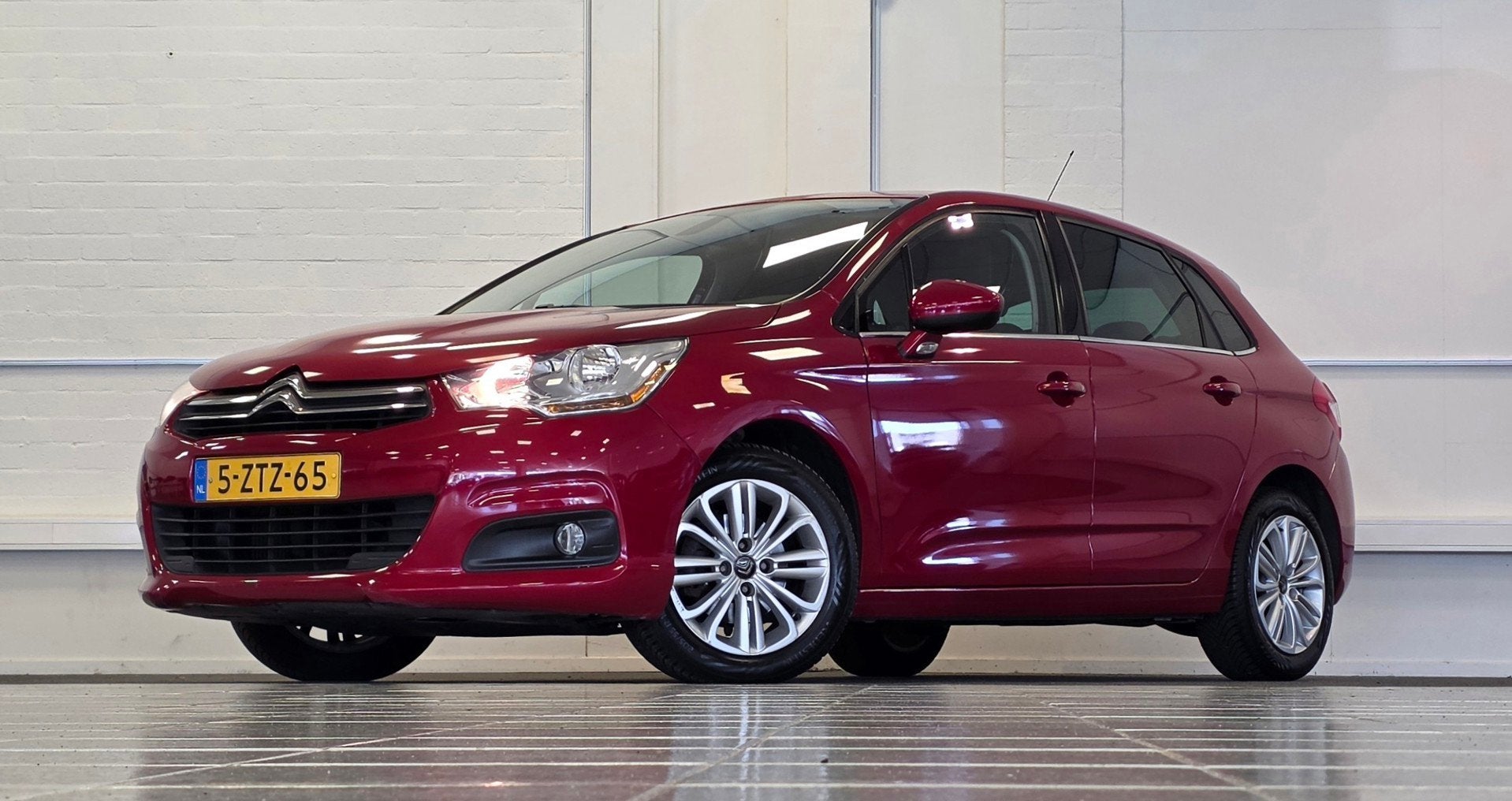 Citroen C4 1.2 PureTech Collection 100% onderhouden Trekhaak, Stof, 1199 cc, Origineel Nederlands, Bedrijf