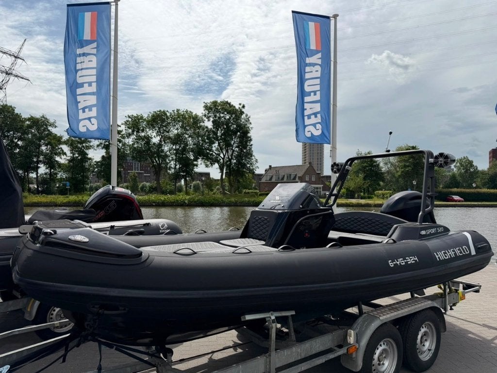 Highfield sport 520 zwart 2023 met 100PK Yamaha luxe, Watersport en Boten, Rubberboten, Aluminium, Binnenboordmotor, Zonnedek