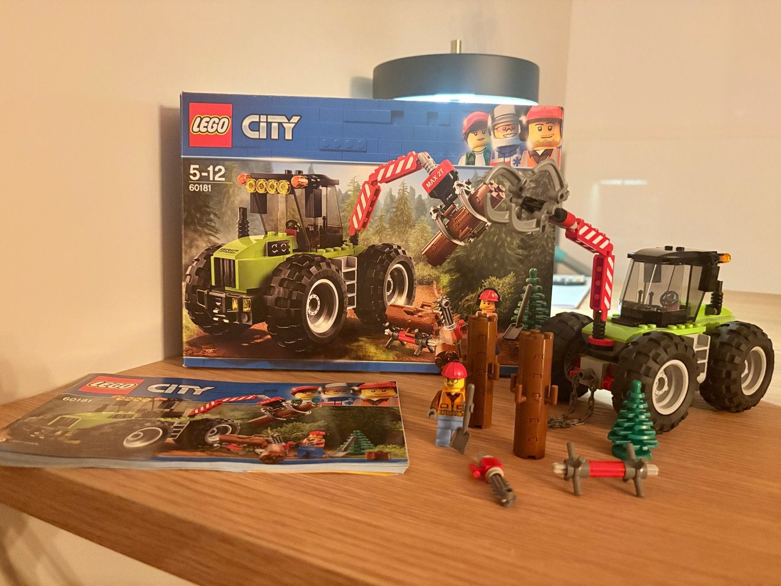 Lego City 60181 Bosbouwtractor - Compleet met doos en boekje, City, Lego, Ophalen of Verzenden, Zo goed als nieuw