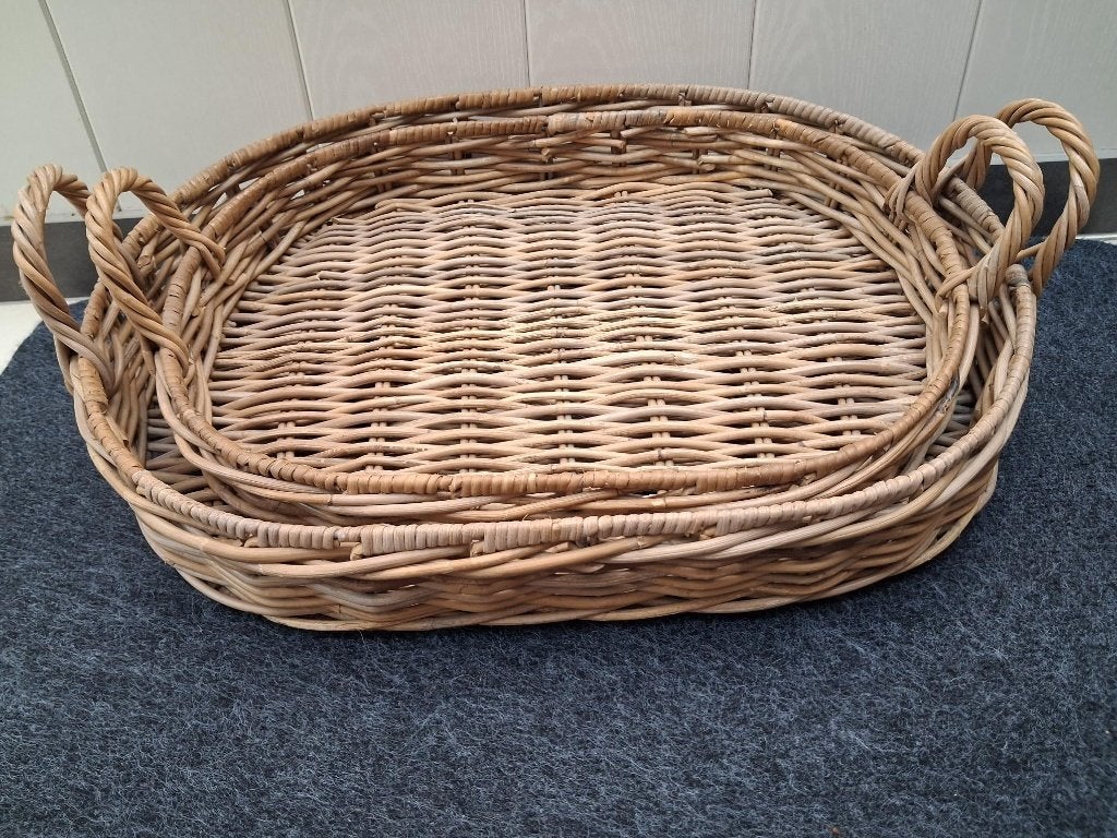 Lot rieten manden, Ophalen, Zo goed als nieuw, Riet, Dienblad