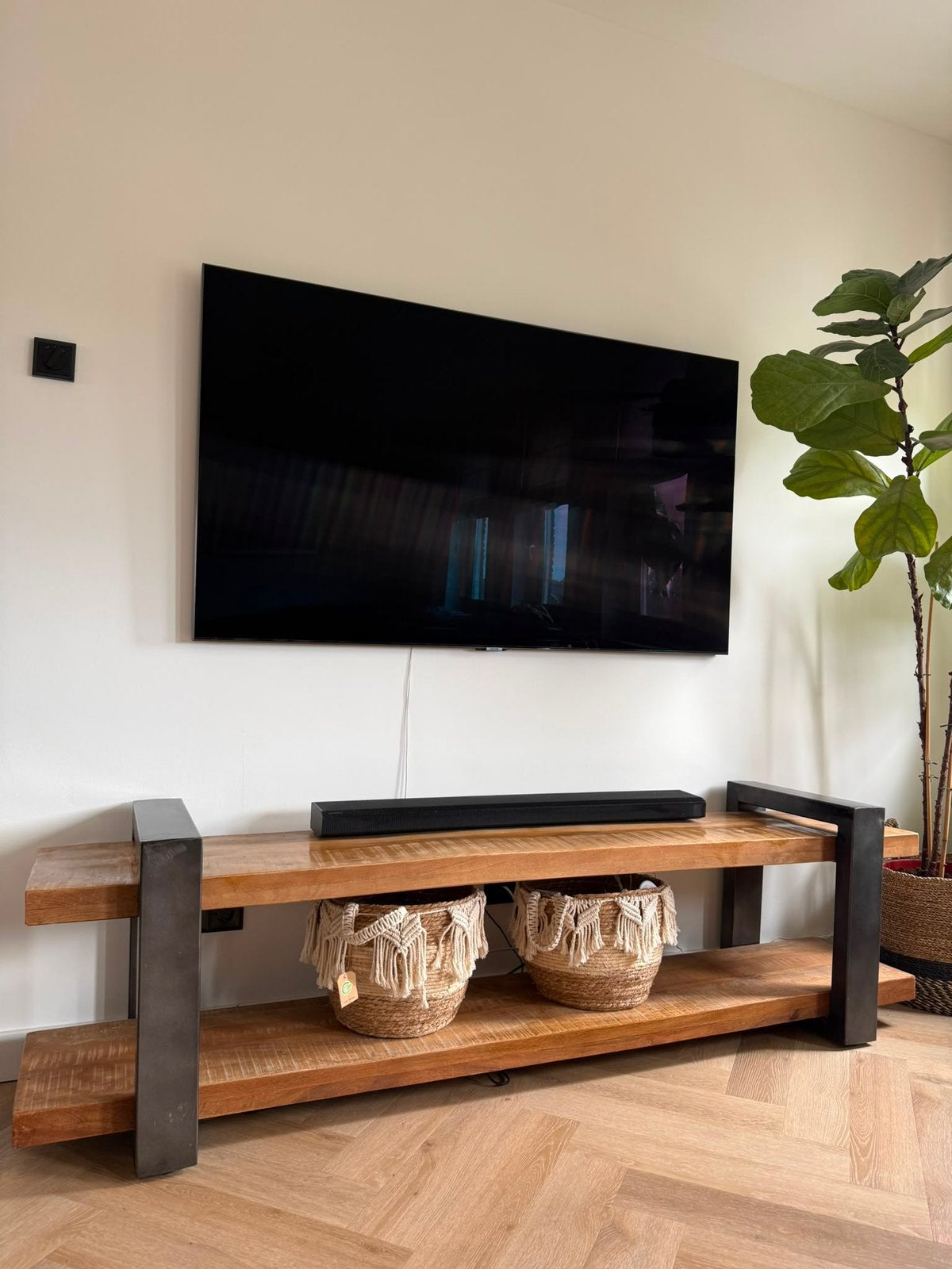 Tv meubel Eleonora mangohout met metaal frame, Ophalen, Minder dan 50 cm, Zo goed als nieuw, Minder dan 100 cm