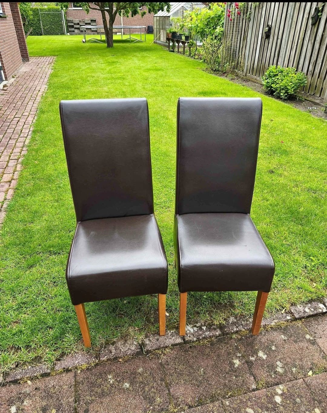 9x Bruine Eetkamerstoelen - Leerlook met Houten Poten, Ophalen, Modern, Klassiek, Gebruikt, Bruin