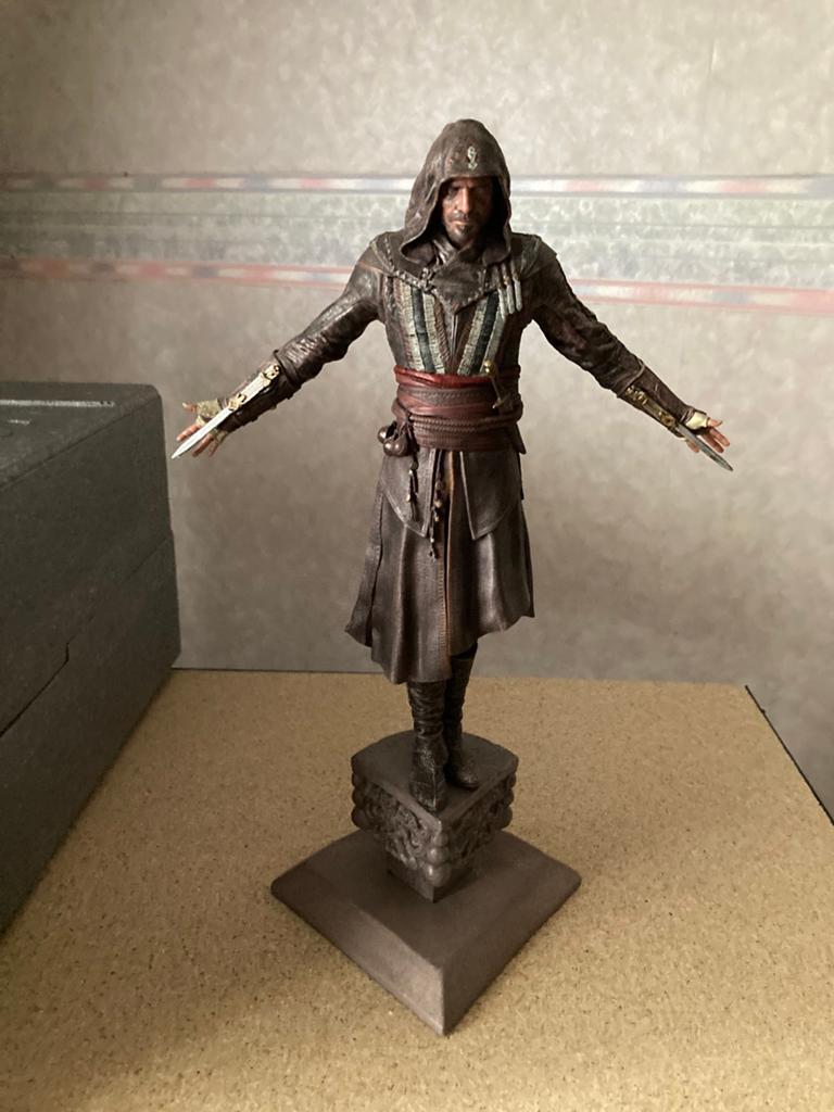 Assassin's Creed movie statue, Verzamelen, Beelden en Beeldjes, Ophalen of Verzenden, Zo goed als nieuw