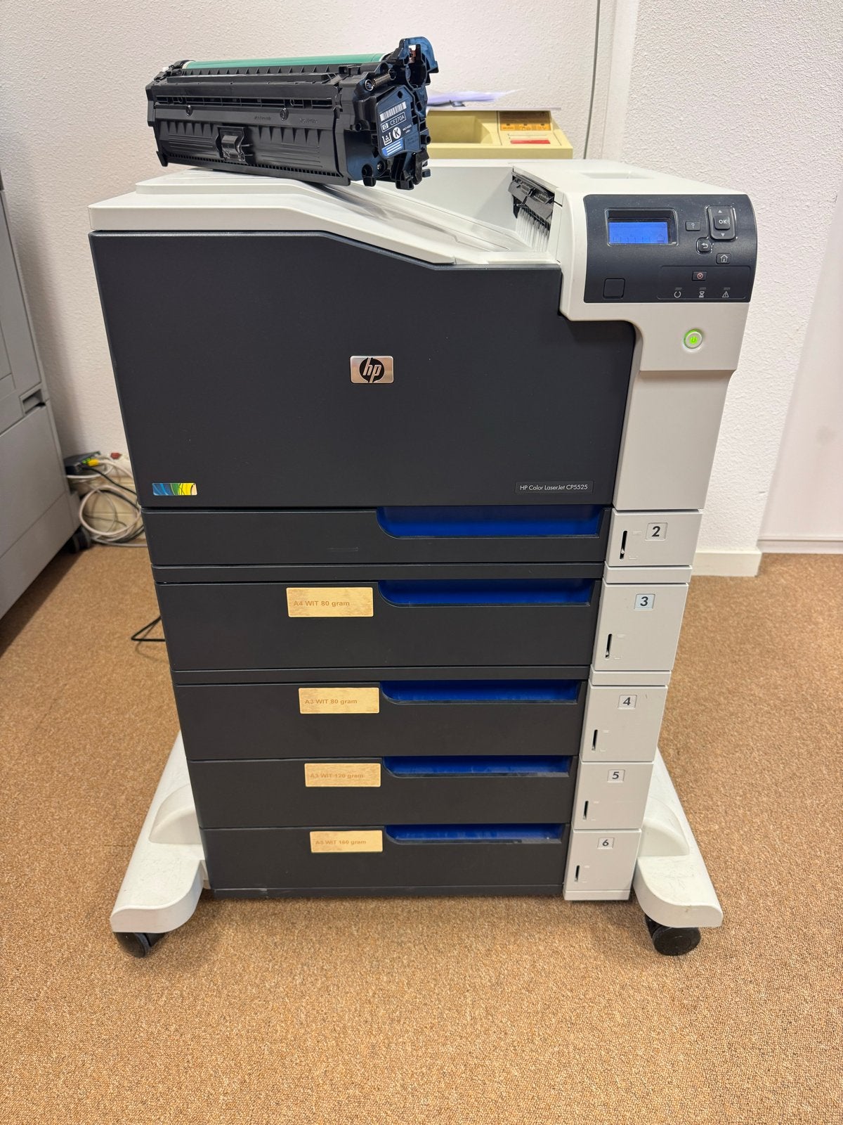 2x HP Color LaserJet CP5525 A3 Laserprinter (1 voor parts), Computers en Software, Printers, Ophalen, Gebruikt, Printer, Kleur printen