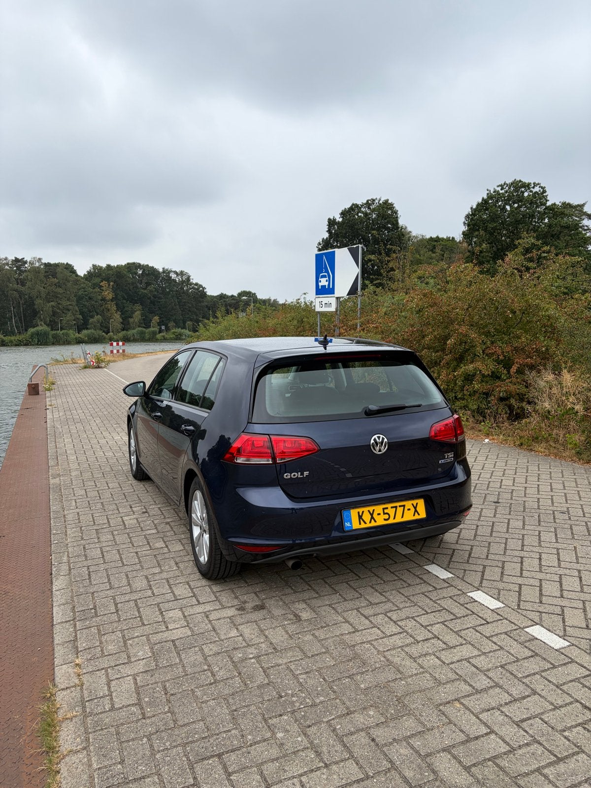 Volkswagen Golf 1.0 TSI AUTOMAAT / CARPLAY / NAP / NL / DSG, 1154 kg, Blauw, 620 kg, 23 km/l