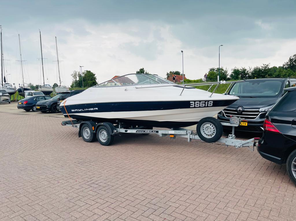 Bayliner 2052 capri, Ophalen, Gebruikt, Binnenboordmotor, 180 pk