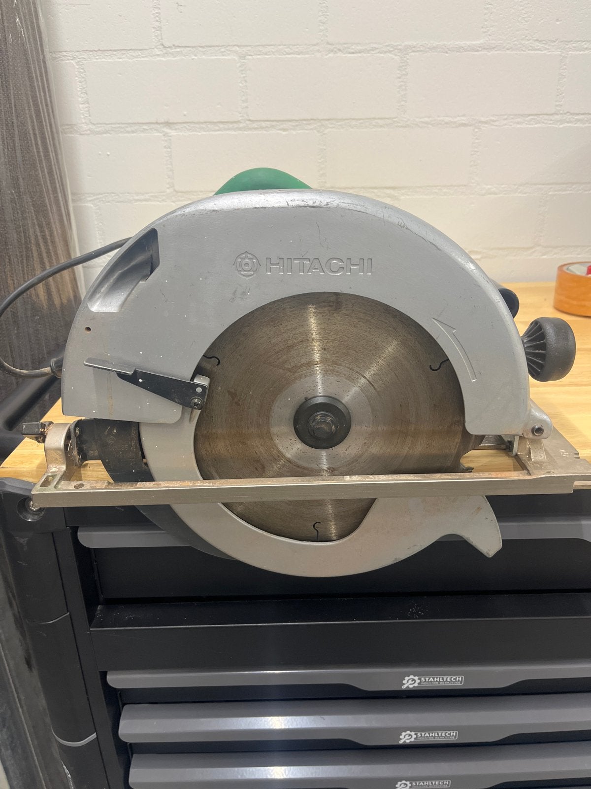 Hitachi C9U Cirkelzaag 235mm - Krachtige Zaagmachine, Doe-het-zelf en Verbouw, Gereedschap | Zaagmachines, Gebruikt, Cirkelzaag