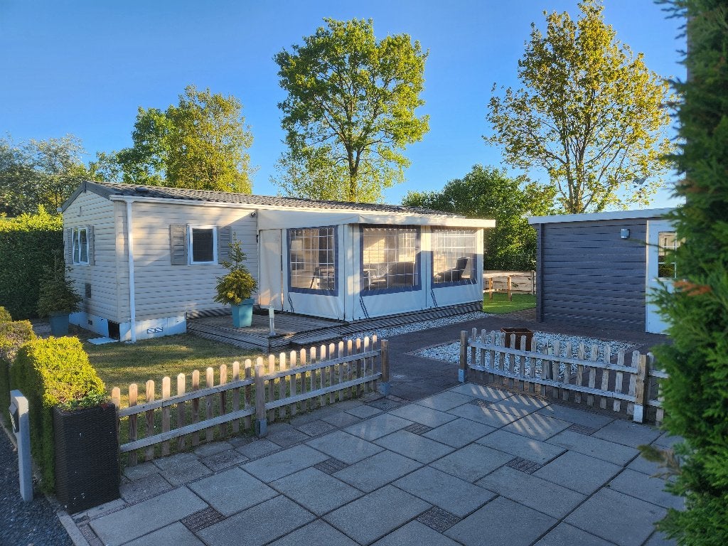 Te Koop Ruim 4-persoons Chalet, 365 dagen, Inschrijving Gem., Huizen en Kamers, Recreatiewoningen te koop, Noord-Brabant, 2 slaapkamers