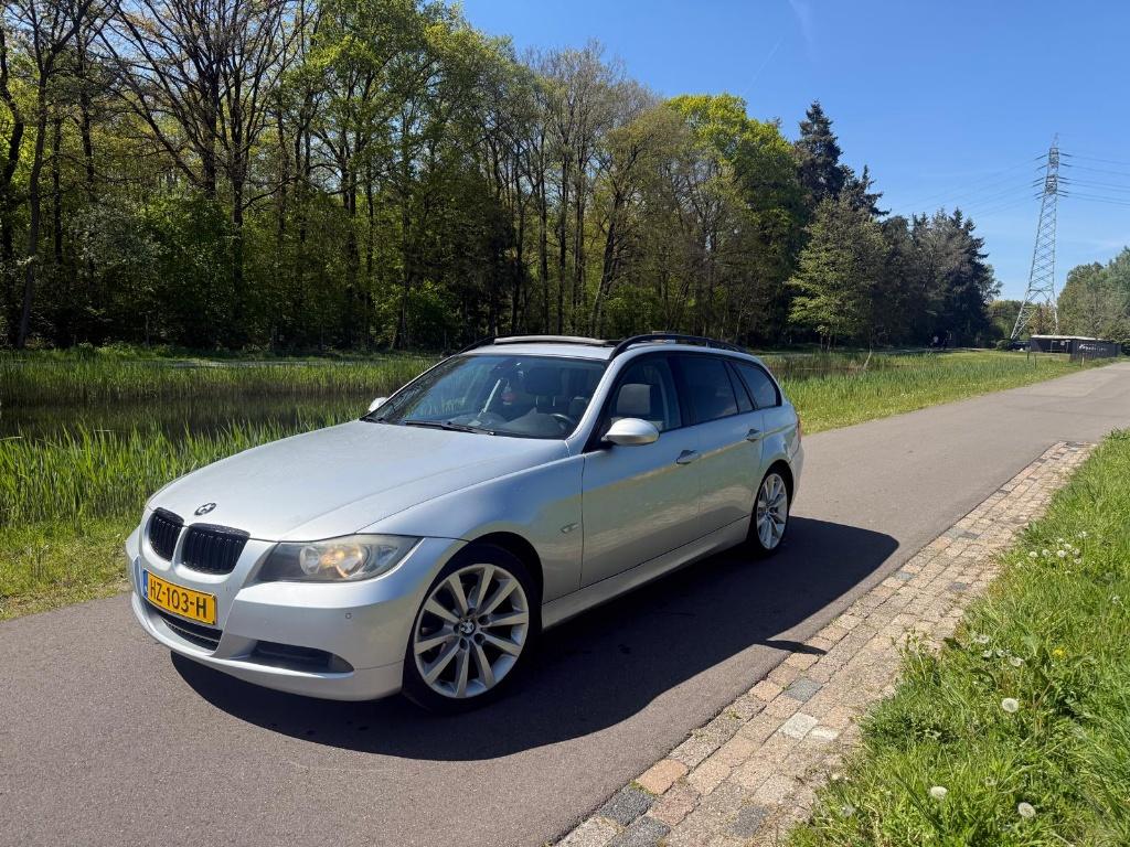 BMW 3-Serie 2.0 I 320 Touring 2006 Grijs Pano/cruise/trekh, Auto's, BMW, 13 km/l, 1995 cc, Zwart, 4 cilinders