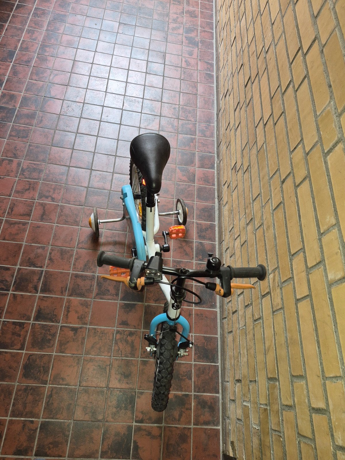 Kinderfiets 14 inch met zijwieltjes, Fietsen en Brommers, Fietsen | Kinderfietsjes, Ophalen, Terugtraprem, Zijwieltjes, Gebruikt