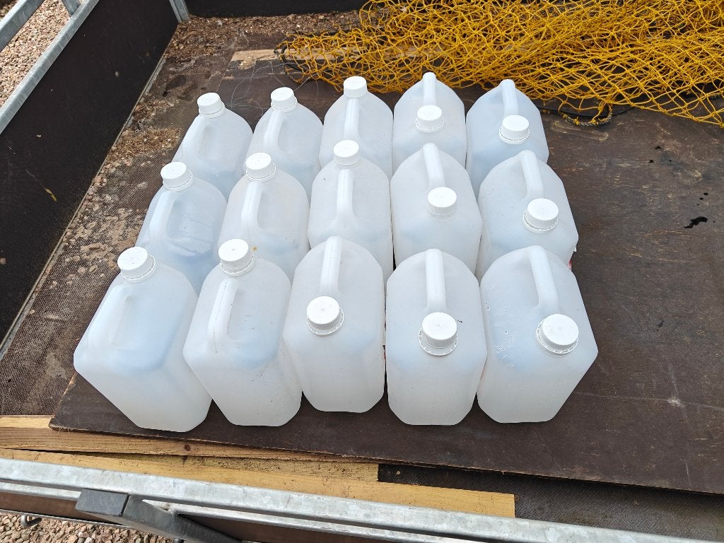 Jerrycans van 5 liter., Tuin en Terras, Minder dan 75 liter, Ophalen, Zo goed als nieuw, Kunststof