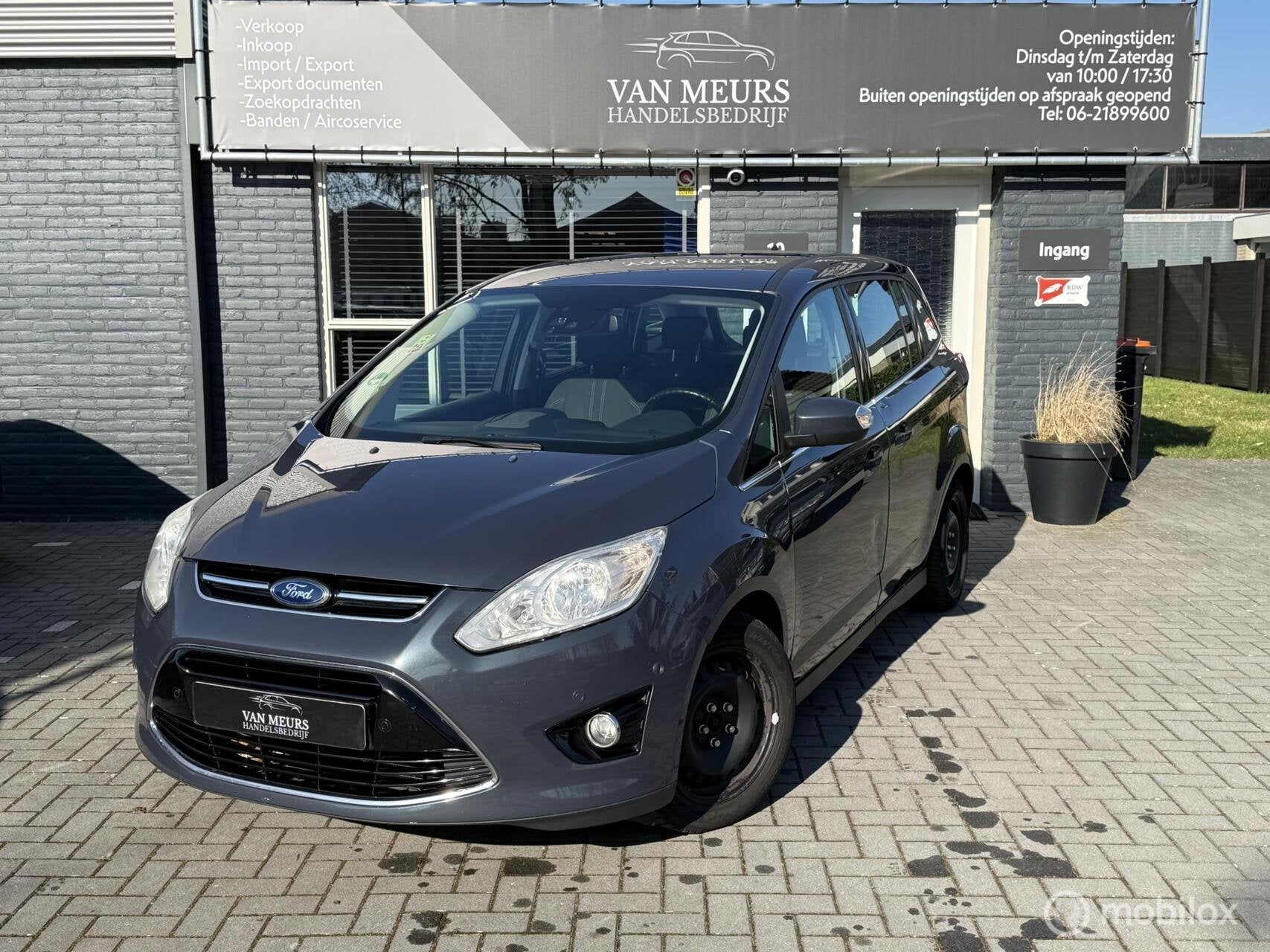 Ford Grand C-Max 1.0 Titanium, Airco, camera, cruise, apk 01, Auto's, Voorwielaandrijving, Gebruikt, Zwart, Start-stop-systeem