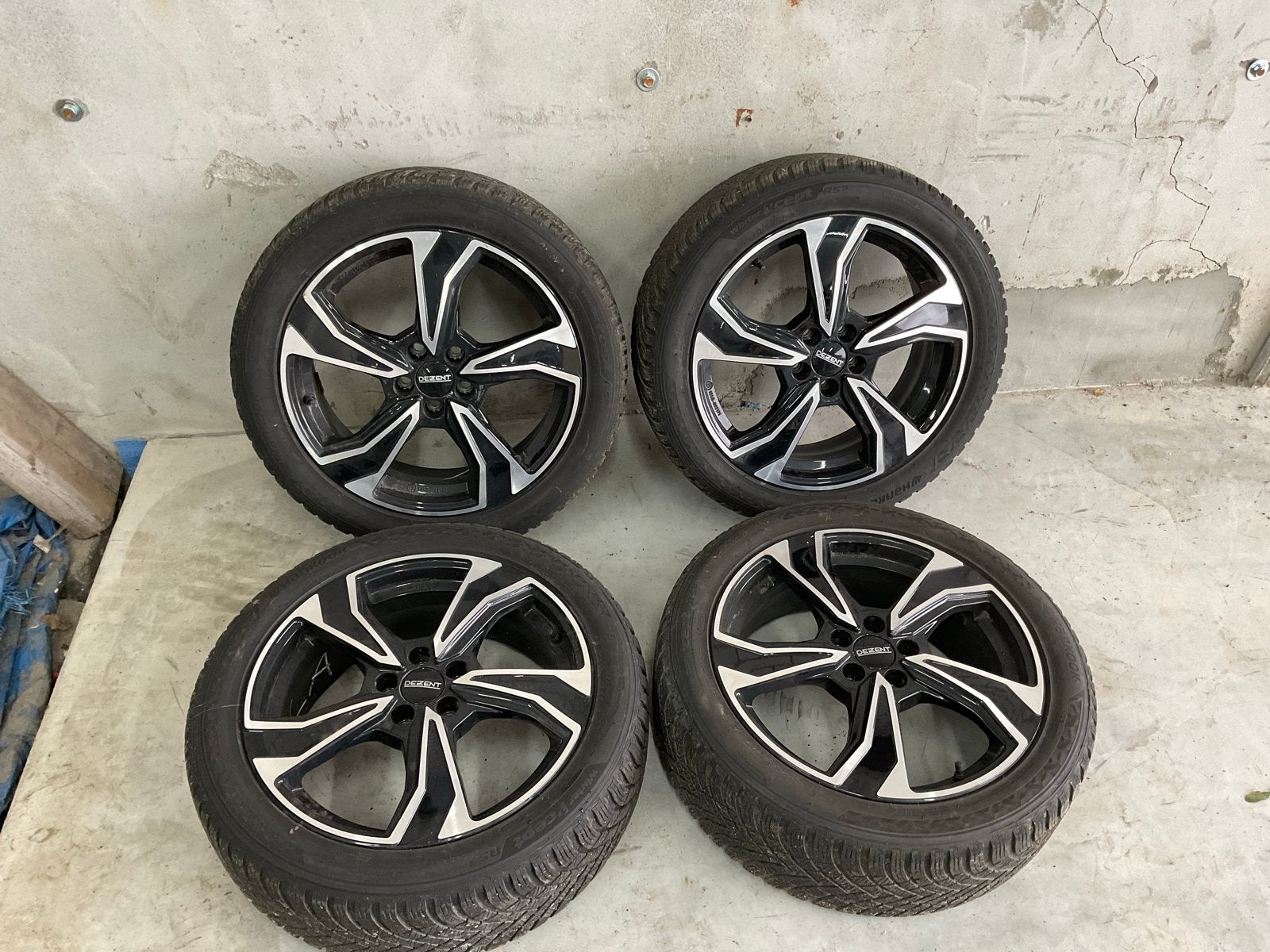 Nette set lichtmetalen velgen met winterbanden Skoda Kamiq, Auto-onderdelen, Banden en Velgen, Gebruikt, Banden en Velgen, 17 inch