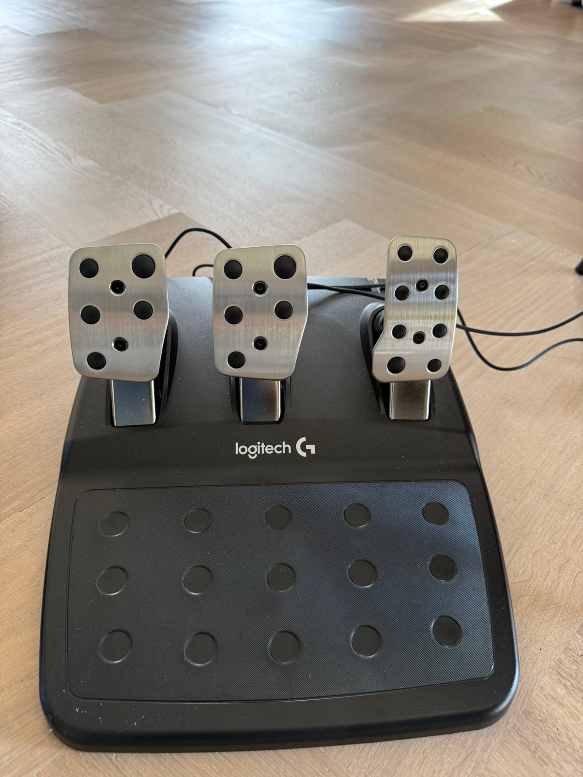 Foto 5 van Logitech G29 racestuur inclusief pedalen voor PS4/5 en PC