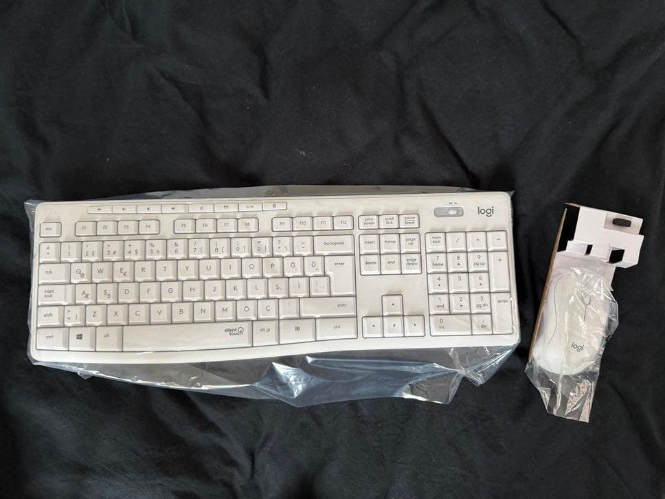 Logitech MK295 Silent Draadloze Toetsenbord & Muis Combo, Draadloze ontvanger, Nieuw, Ophalen of Verzenden, Draadloos
