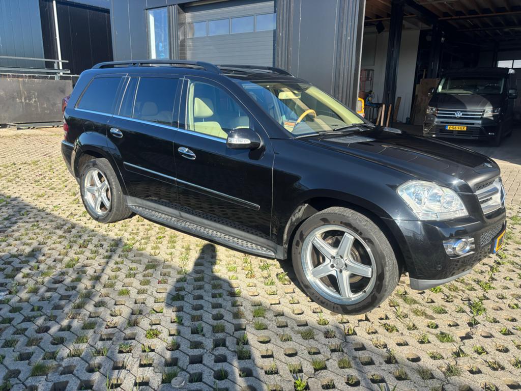 Mercedes-Benz GL 550 youngtimer, 5461 cc, 7 stoelen, Zwart, Stationwagon