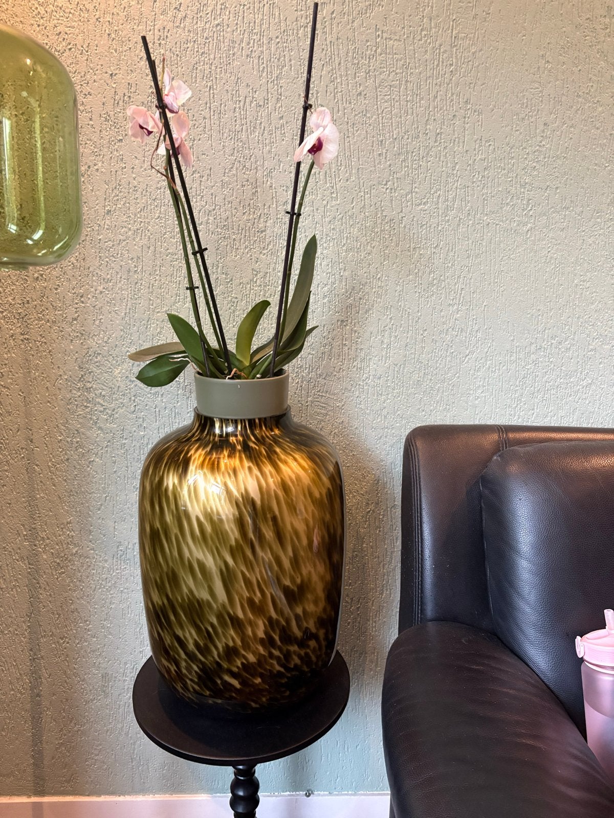 Prachtige vaas 47 cm hoog - Bruin/goud/zwart, Huis en Inrichting, Ophalen of Verzenden, Meerkleurig, Met patroon/structuur, Glas