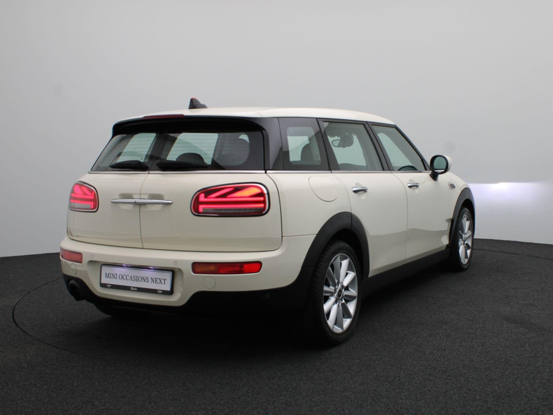 MINI Clubman One Business Edition + Classic + Sportstoelen +, Auto's, Stof, Gebruikt, Wit, Handgeschakeld