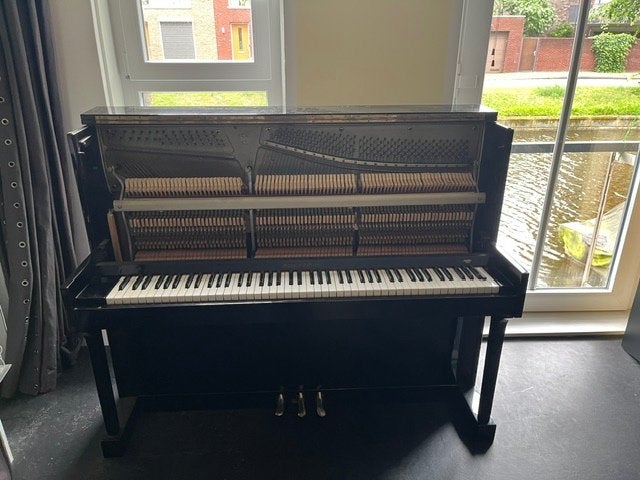 Fraaie hoogglans zwarte piano gestemd en gratis vervoer, Muziek en Instrumenten, Piano's, Ophalen of Verzenden, Gebruikt, Zwart