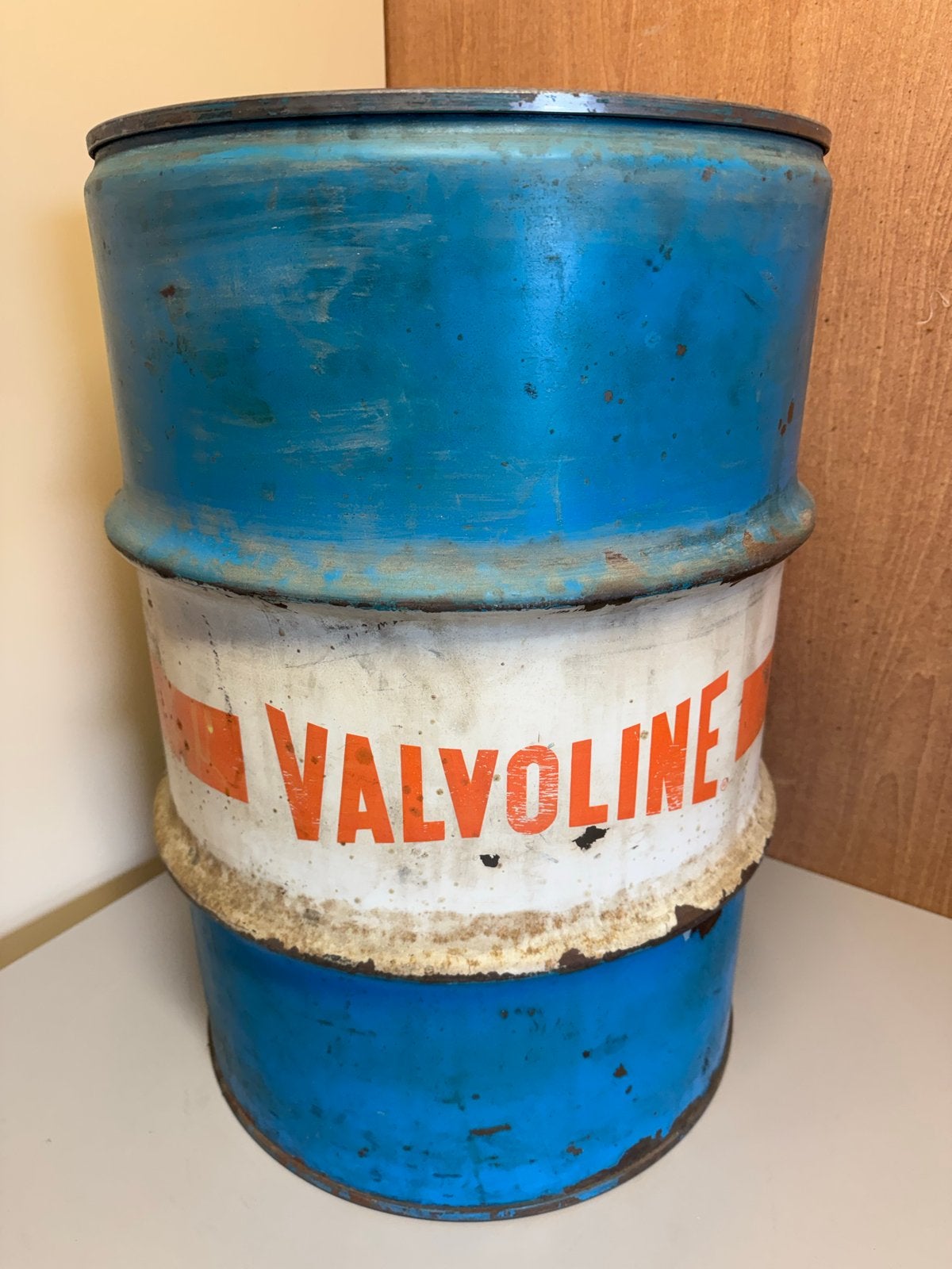 Vintage 60 liter Valvoline Olievat - Decoratief item, Ophalen