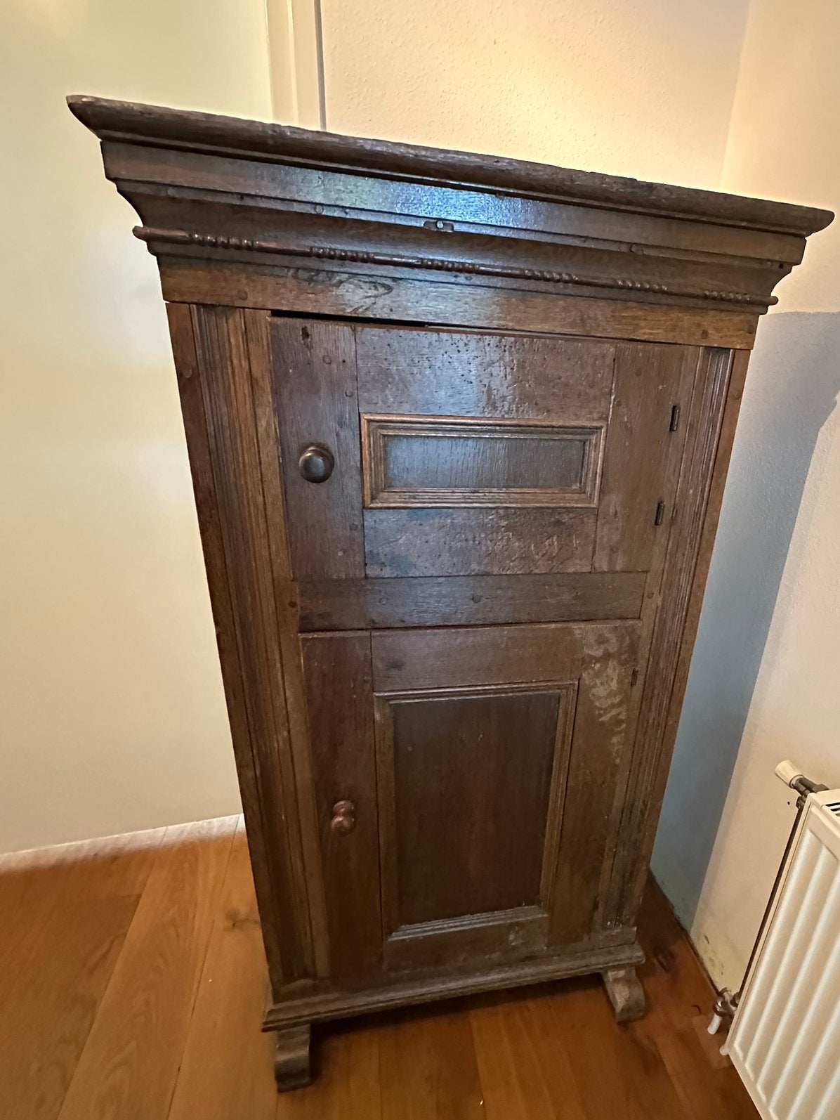 Eiken kast, Ophalen