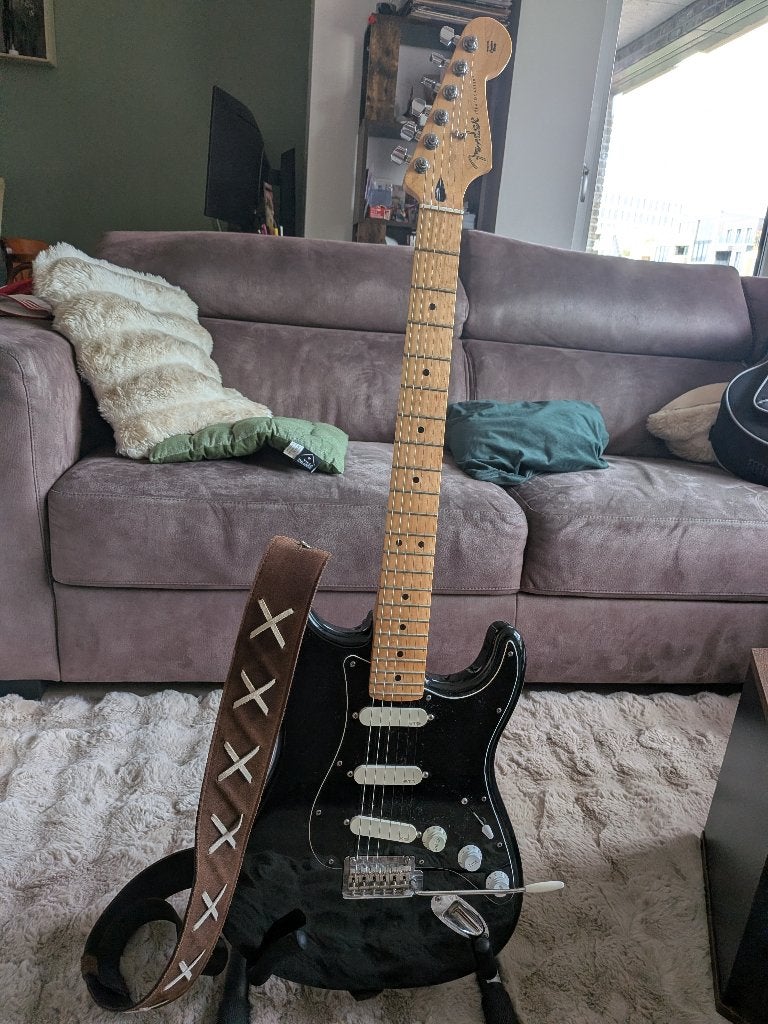 Fender Player Stratocaster Zwart met EMG DG20 Pickups, Muziek en Instrumenten, Snaarinstrumenten | Gitaren | Elektrisch, Ophalen