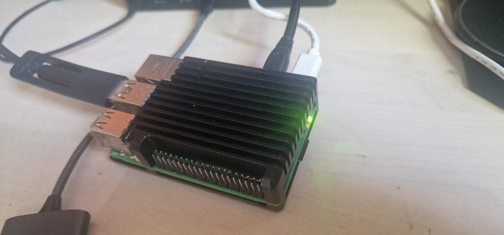 Raspberry Pi 5 8GB, Computers en Software, Desktop Pc's, Zo goed als nieuw, 2 tot 3 Ghz, SSD, 8 GB, Ophalen of Verzenden