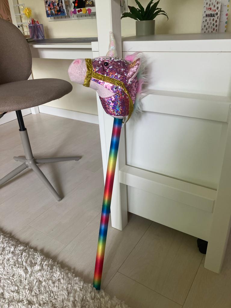 Eenhoorn stokpaard met glitters en regenboogstok., Ophalen of Verzenden, Gebruikt, Jongen of Meisje