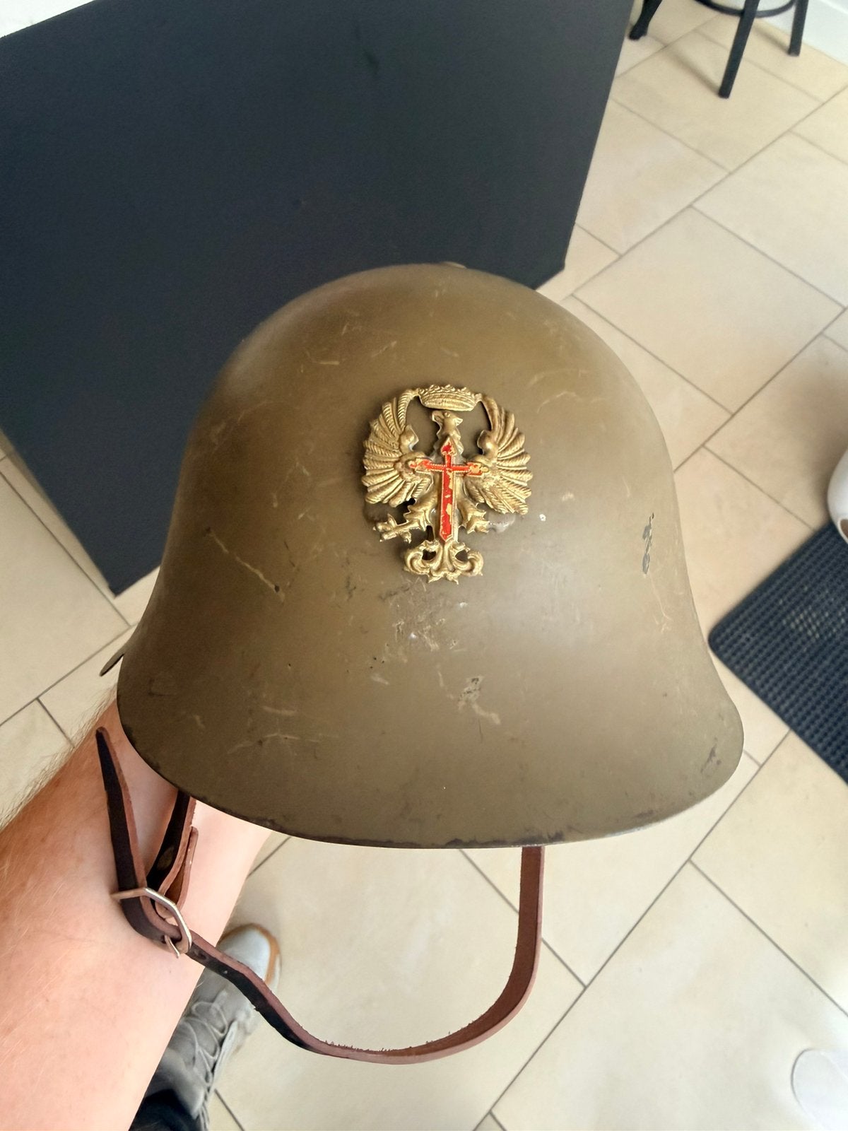 Spaanse Model 42 helm, Verzamelen, Militaria | Tweede Wereldoorlog, Ophalen of Verzenden, Overige gebieden, Helm of Baret