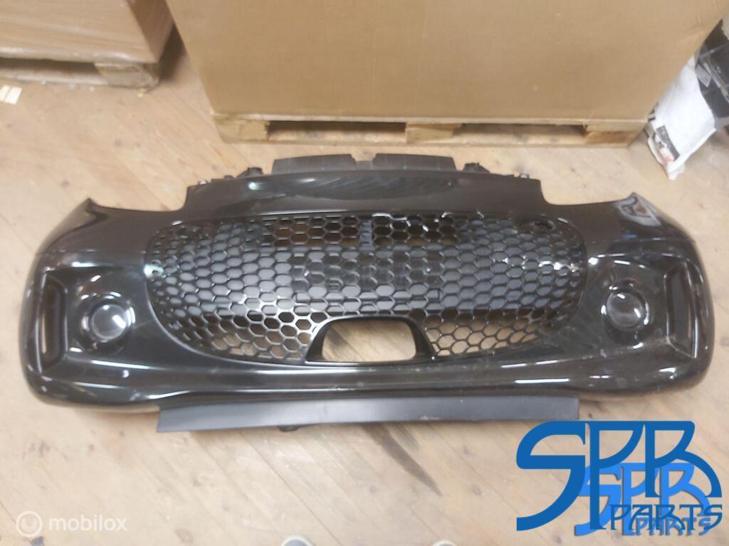 SMART FORTWO W453 EQ FACELIFT Voorbumper ZWART BUMPER > 2020, Auto-onderdelen, Gebruikt, Voor, Ophalen of Verzenden, Bumper