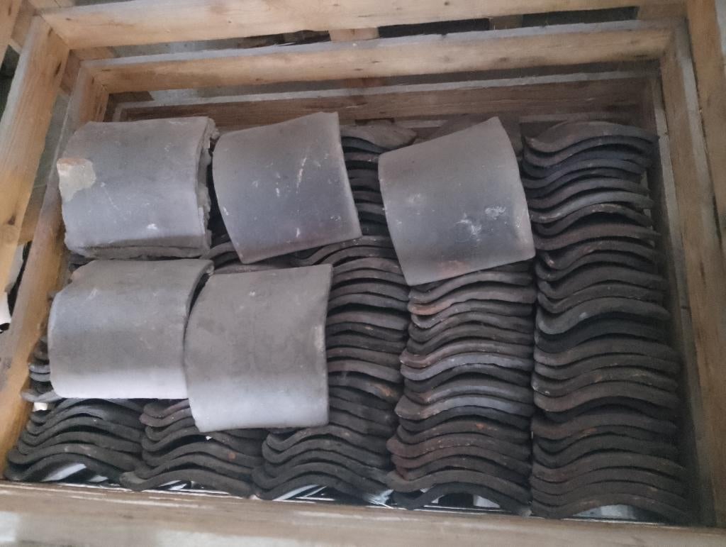 2 palletten 380+- Boomse pannen en 5 nokken, Doe-het-zelf en Verbouw, Dakpannen en Dakbedekking, Ophalen, Gebruikt, 15 m² of meer