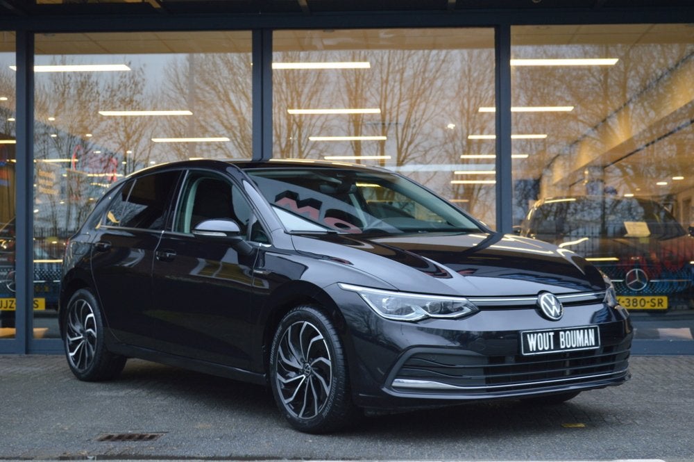 Volkswagen Golf 1.5 TSI 150 pk Style Led Panorama Memory Vir, Auto's, Voorwielaandrijving, 150 pk, Alcantara, Zwart