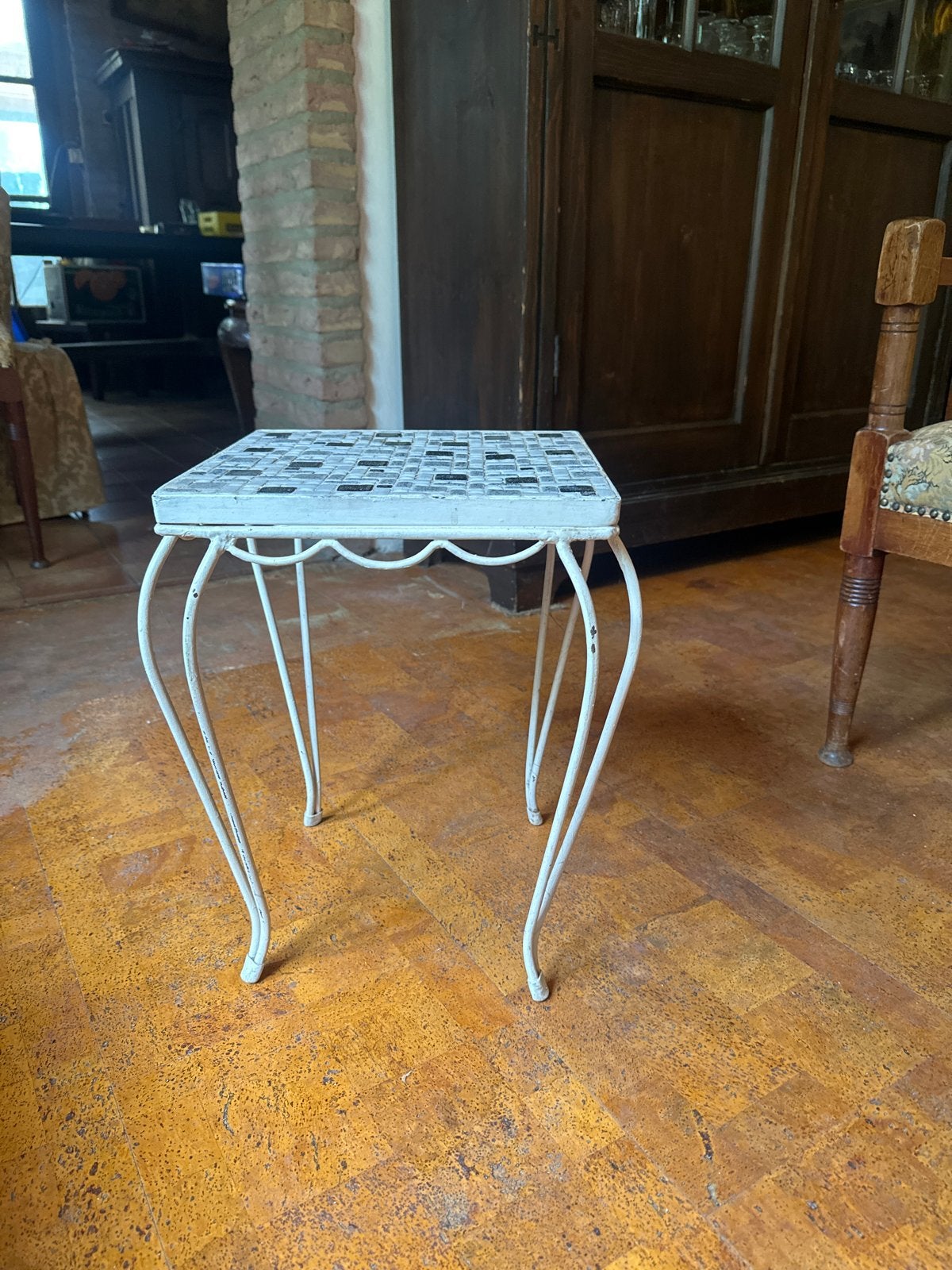 2 Vintage bijzettafeltjes met tegelblad, Huis en Inrichting, Tafels | Bijzettafels, Ophalen, Minder dan 55 cm, Gebruikt, Vierkant