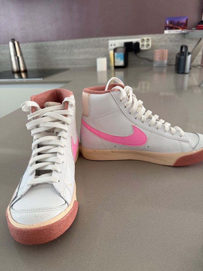 Nike Blazer Mid '77 Vintage sneakers wit/roze, Kleding | Dames, Schoenen, Wit, Nike, Nieuw, Ophalen of Verzenden