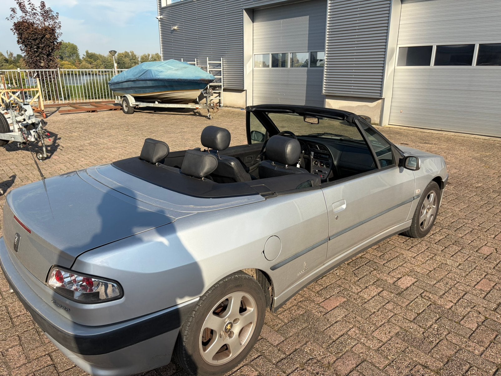 Peugeot 306 1.8 Cabriolet 16V 2001 Grijs, Auto's, Voorwielaandrijving, 4 cilinders, Cabriolet, 4 stoelen
