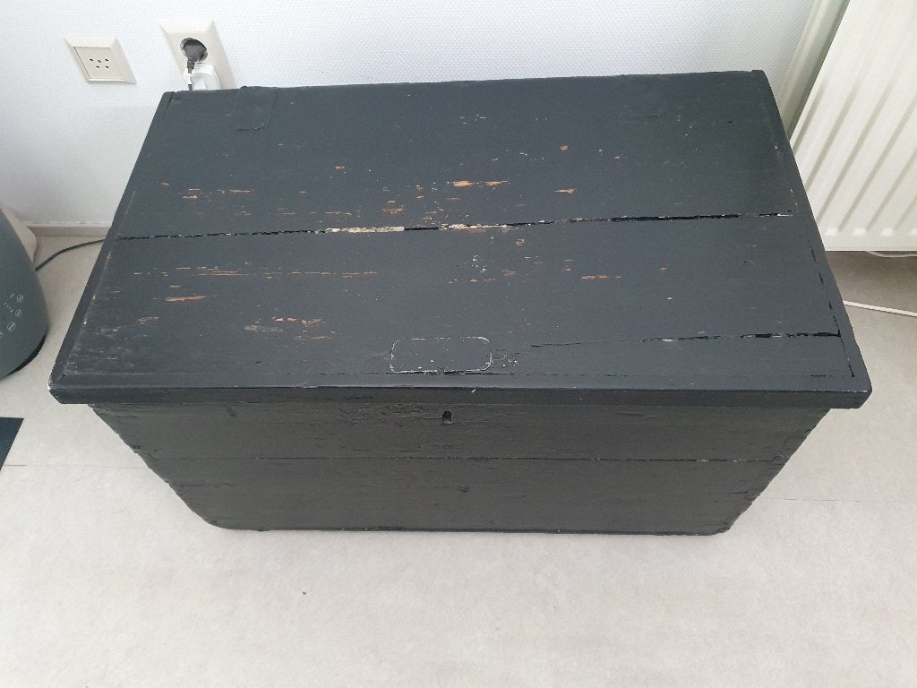 Zwarte houten kist met handvat aan zijkant, Ophalen, Minder dan 50 cm, Gebruikt, Minder dan 50 cm