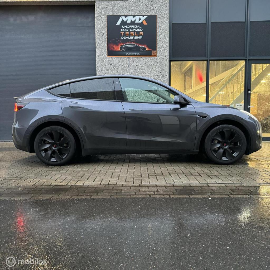 Tesla Model Y + MMX PACK + IAP, Automaat, Achterwielaandrijving, Gebruikt, Zwart