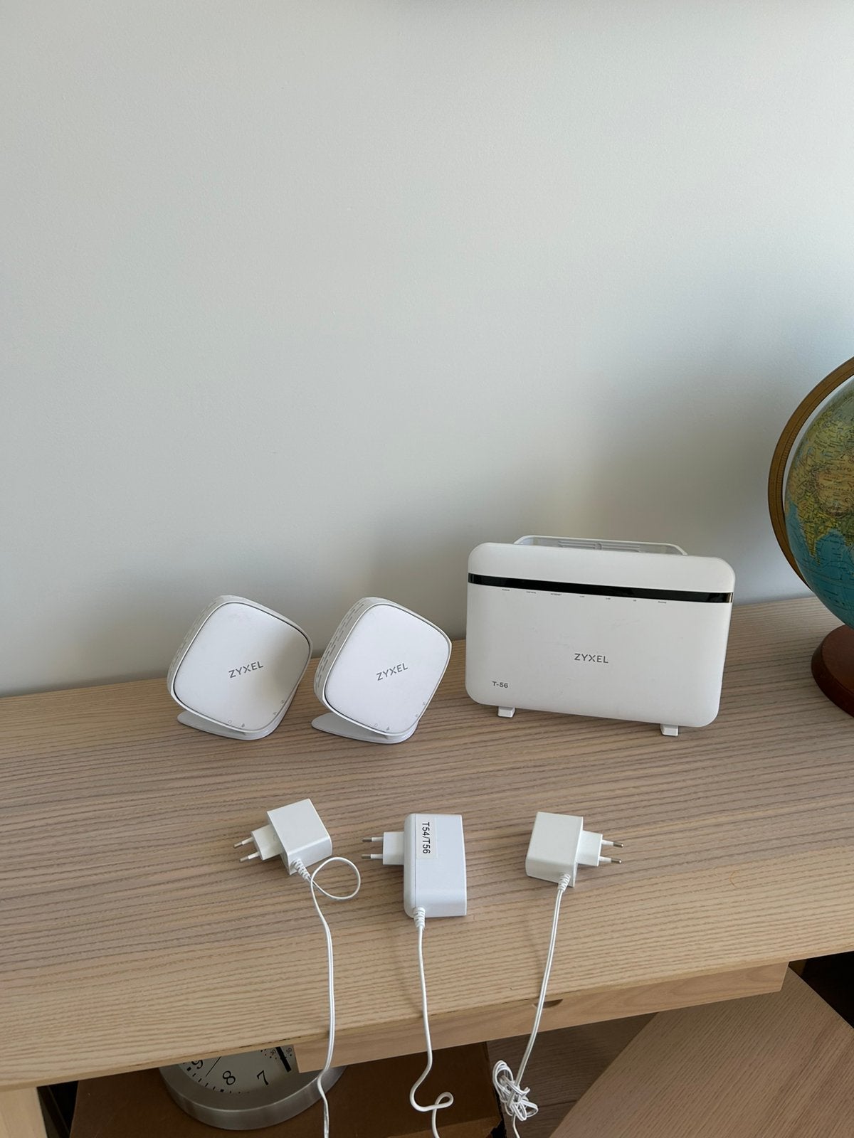 ZYXEL Router en 2 XYZEL Wifi-Points, allen met voeding, Ophalen of Verzenden, Zo goed als nieuw, Router, ZYXEL