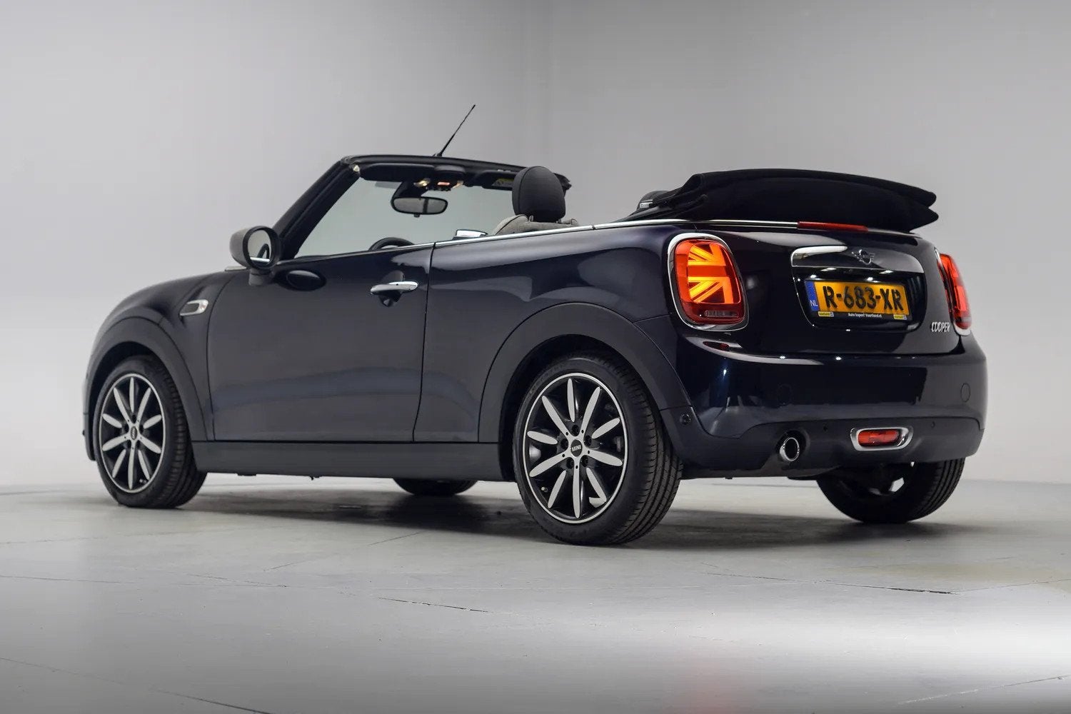 Foto 3 van MINI Cabrio 1.5 Cooper Chili Aut. [ LED Half leder Harman/Ka