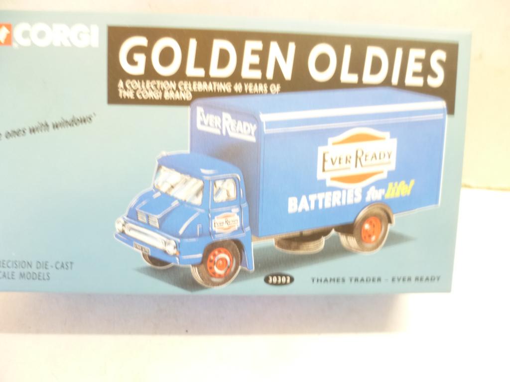 Corgi Golden Oldies Thames Trader Ever Ready in doos auto, Ophalen of Verzenden, Nieuw, Bus of Vrachtwagen, Corgi