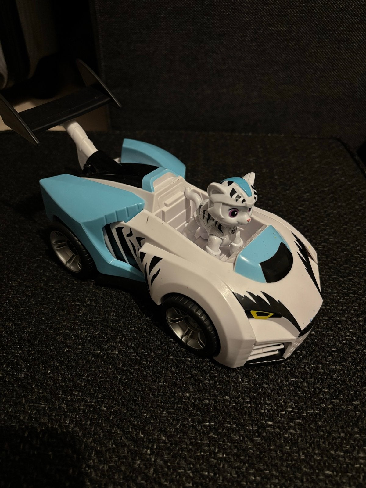 Paw Patrol Wild Cat raceauto met figuur, Ophalen of Verzenden, Gebruikt