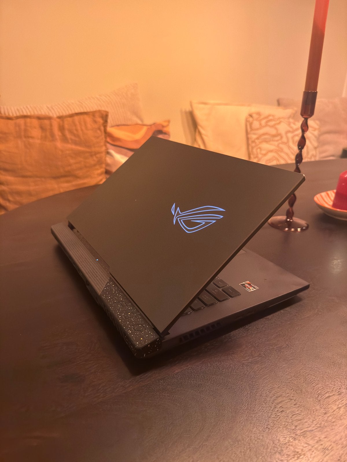Foto 3 van ASUS ROG Strix Gaming Laptop - AMD Ryzen 7, RTX 3060