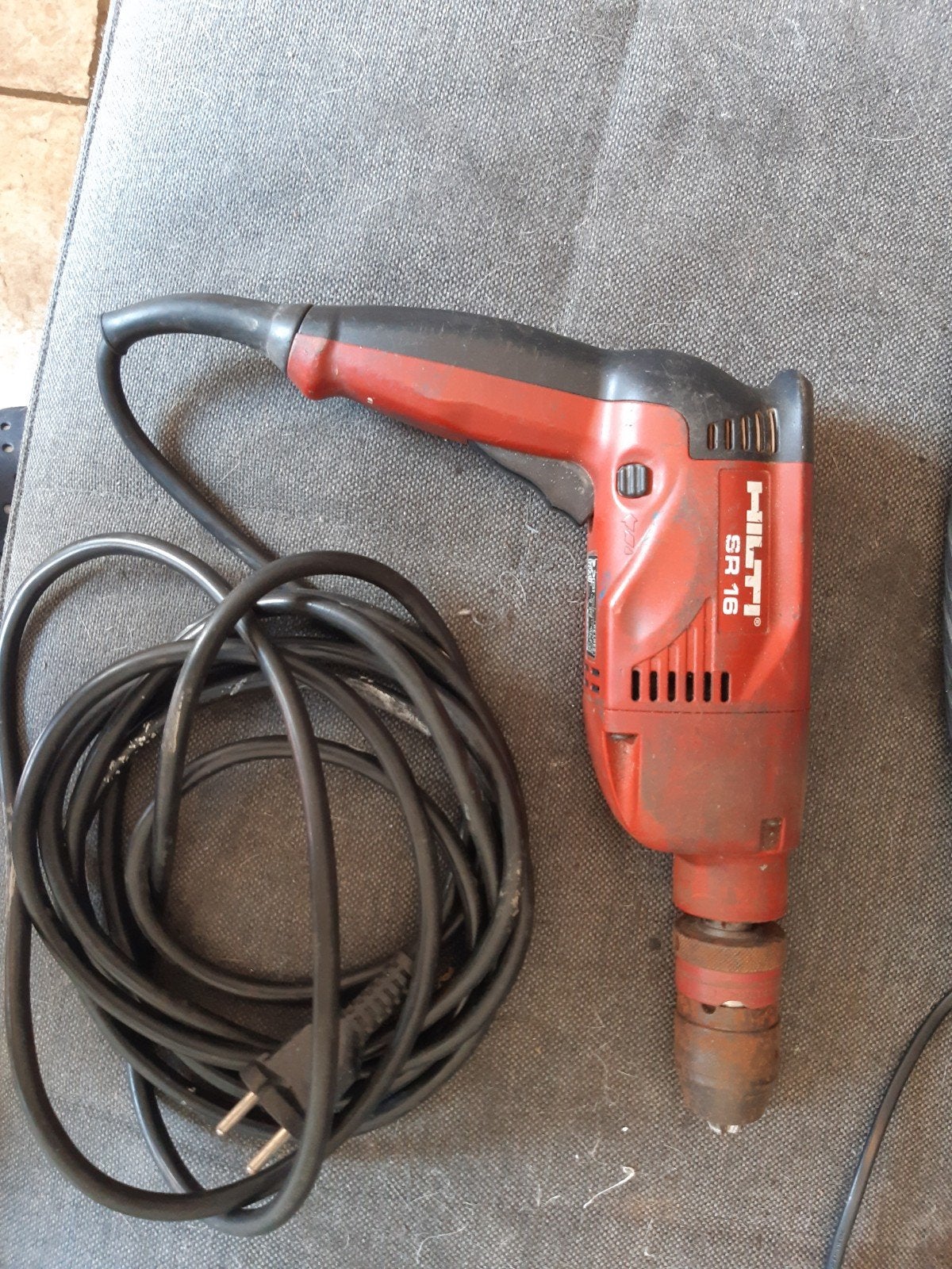Hilti SR 16 Boormachine - 600W, Variabele Snelheid, Doe-het-zelf en Verbouw, Gereedschap | Boormachines, Boormachine, Variabele snelheid