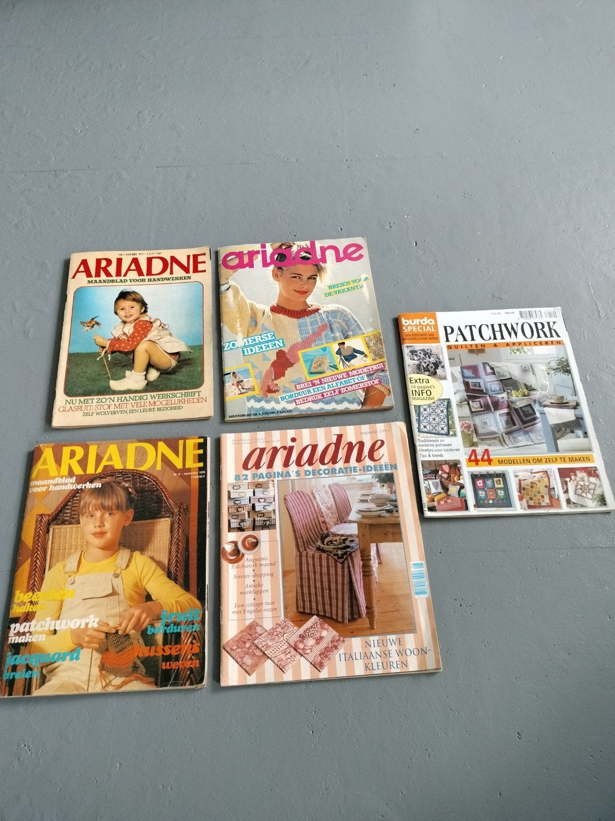 4 Ariadne en 1 Patchwork tijdschriften, incl. 1977 editie, Ophalen of Verzenden, Gelezen