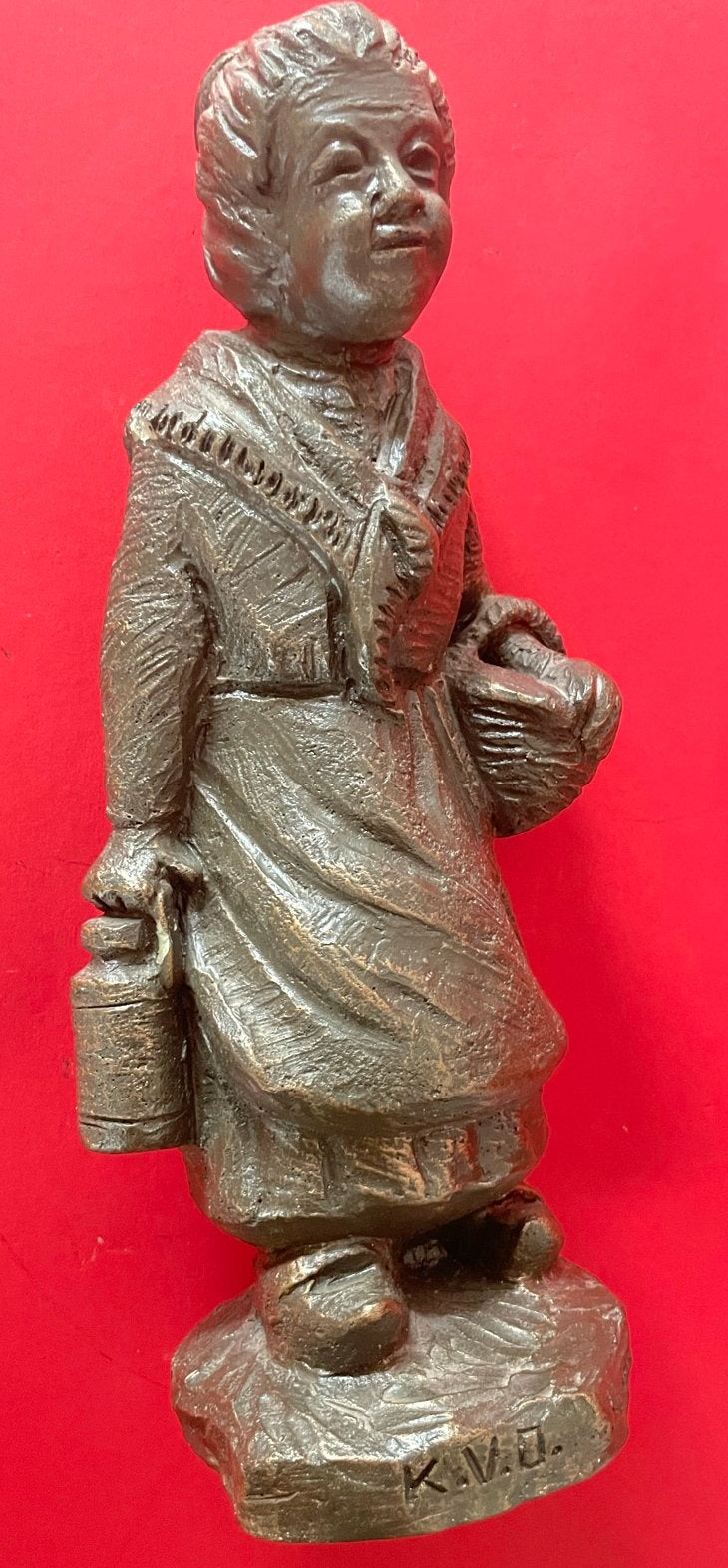 Boerin met mand en melkbus 31 cm, Ophalen of Verzenden, Brons, Beeld, Bruin