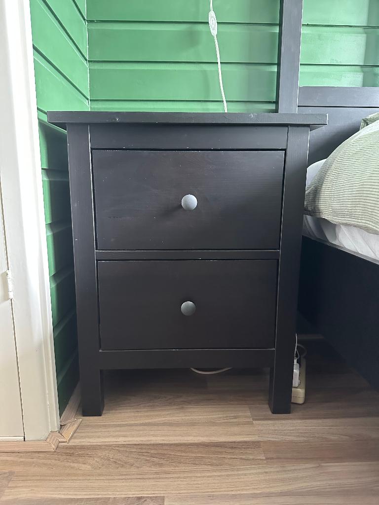 IKEA Hemnes nachtkastje zwart, Ophalen, Gebruikt, 55 tot 70 cm, 45 tot 65 cm